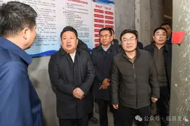 临县：姚树山检查指导安全生产和市场供应情况图片