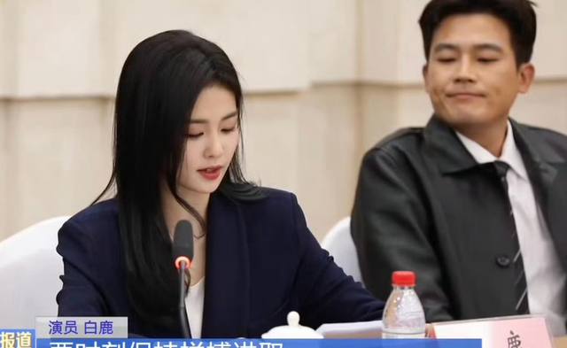 央视镜头，刘亦菲在发光，杨幂赵丽颖扛住了，辛芷蕾素颜美的扎眼