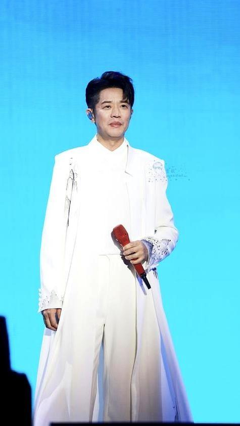 人前正人君子，人后流氓头子，假戏真做，这七位男星太令人作呕