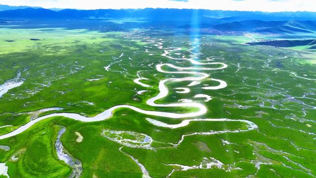 【双节同庆 畅游玛曲】一寸山河一寸歌，一声礼赞献祖国