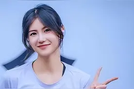 体坛颜值天花板夏思凝，172cm的黄金臀腿比，九头身令人艳羡！图片