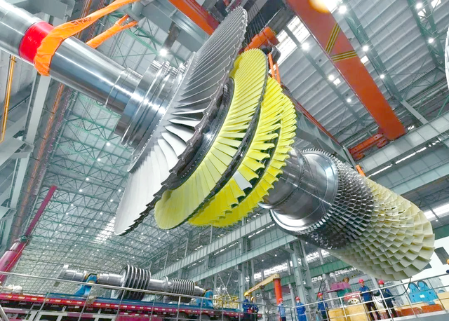 两艘同造？中国第5艘航母要来了：不复制福建舰，直接全面放大