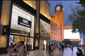 业绩承压 四大高端腕表品牌在王府中環重装开业图片