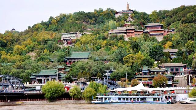 走进兰州白塔山公园：探寻佛塔故事与兰州历史印记