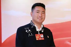 “95后铁憨憨网红”，进京了！图片