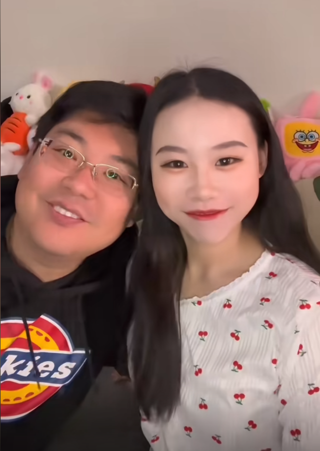 东北00后女孩爱上北京大叔，大叔大她20岁，恋爱后不工作在家躺平
