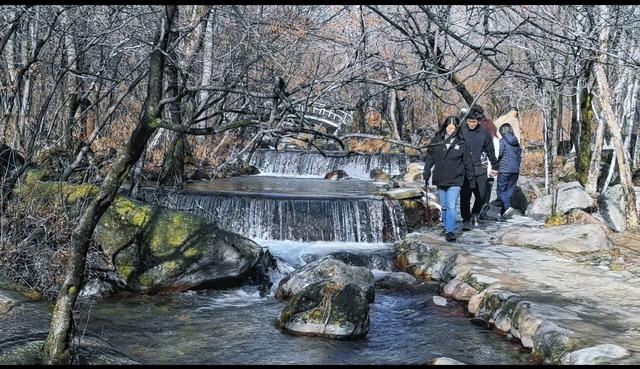 别再愁周末去哪玩！京北玉渡山冰瀑奇观已上线，一秒闯入冰雪童话