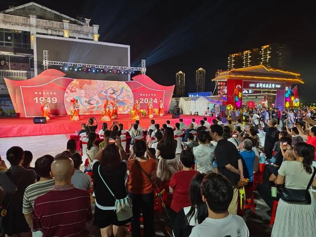 中秋遇国庆，韶关月夜“乐”有戏！黄品源演唱会、星空民谣、非遗采茶戏…假期好戏不停歇，承包你的团圆时光