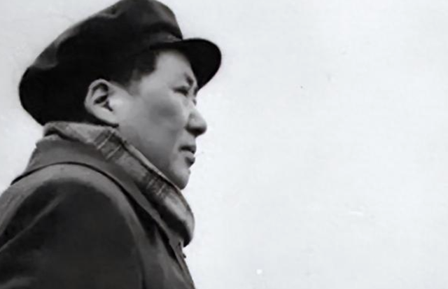 他是天生的"福将"，一生吃喝玩乐，却“躺赢”成共和国开国功臣！