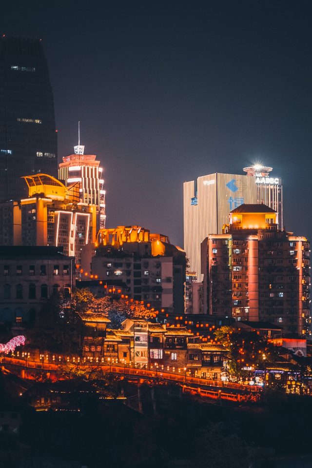 周末圈 | 8D重庆，打造“江崖街洞天”特色耍法