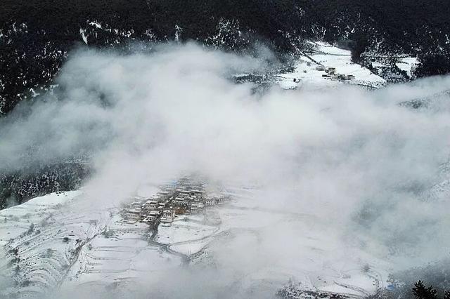 一山藏四季，一眼入画中！红拉山冬日限定浪漫上线