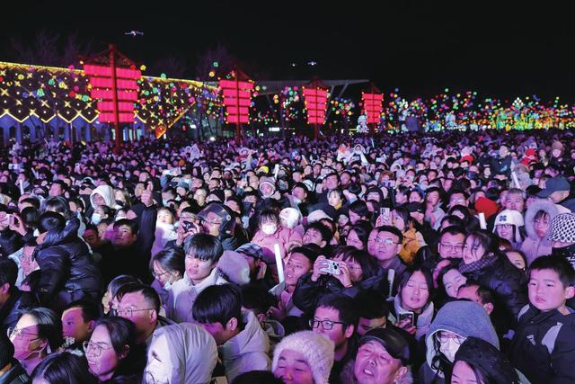 光影盛宴开启 点亮冬日夜晚