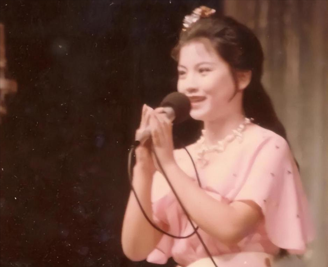 不结婚怎么解决生理需求？56岁的歌唱家张也，用行动给出了答案