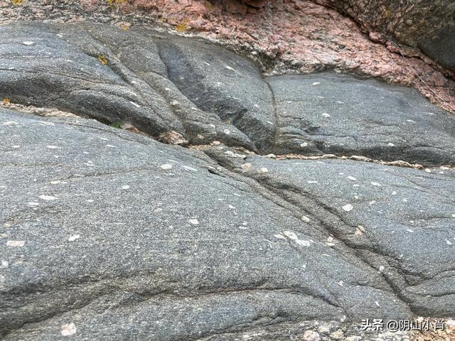 探寻包头市固阳县奔坝沟清代古商道遗址段