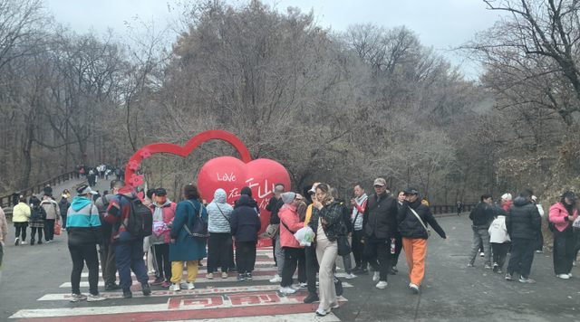 双休日全约满！千山圈粉众多鞍山游客