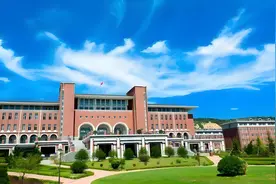 张雪峰老师告诉你：民办本科值不值得上？400分的普通家庭怎么选图片