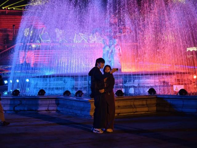 京彩世界奇妙夜｜现场直击！来这里感受光影艺术盛宴，“京彩”不容错过——