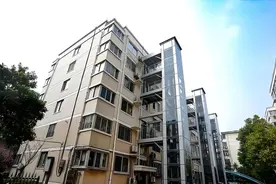 老小区加装电梯引爆“邻里大战”！一楼住户：谁来赔我100万？图片