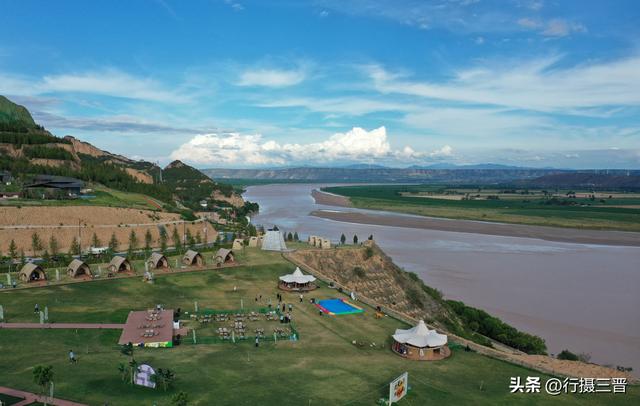 黄河岸边露营地