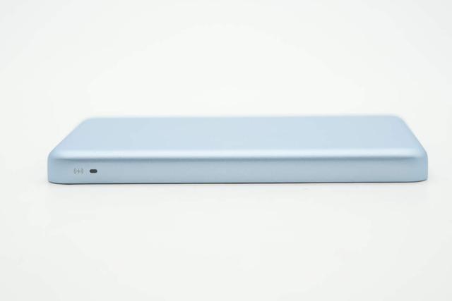 薄至8.7mm，轻松放进口袋，小米22.5W 5000mAh磁吸超薄充电宝拆解