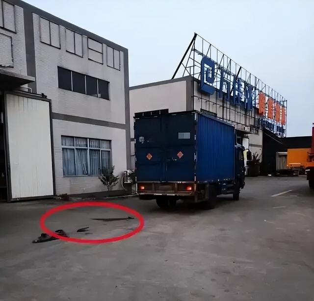 95岁老人被撞后3个月去世，司机赔偿60万还获刑1年2个月，法院：量刑不当，要再审！