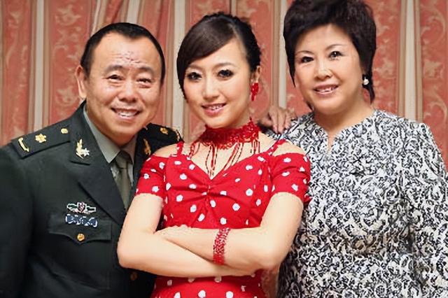 4个老婆，全家移民，享受正师级待遇，潘长江身上哪个标签是真的