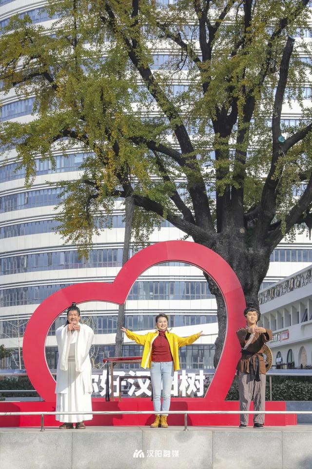 546岁的她过生日！万余市民来汉阳排起长队