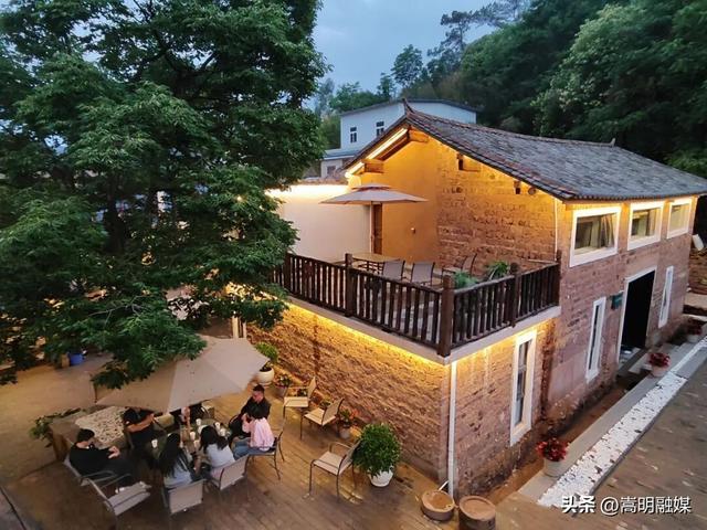 旅居云南·入昆第一站丨山水田园间，嵩阳街道老房焕新颜，旅居兴业两相宜