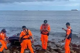 测试台湾省的边防能力？宁波男子划橡皮艇长驱直入，如入无人之境图片