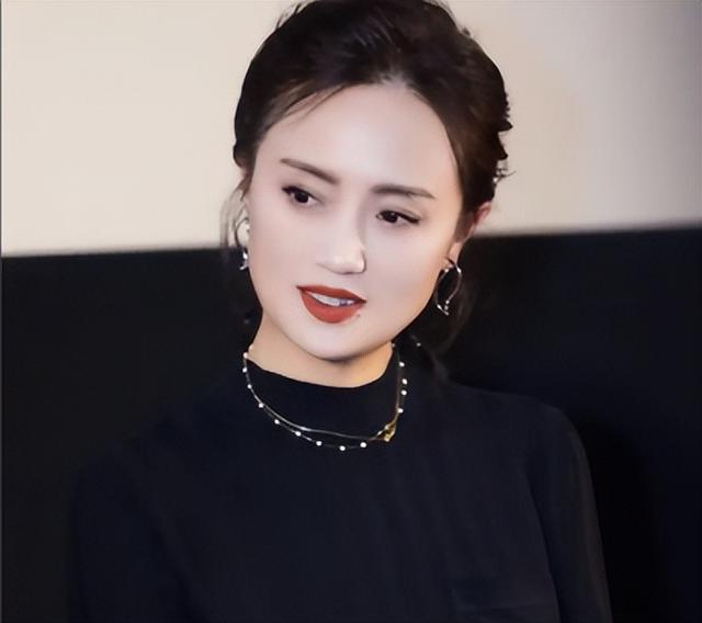 朱媛媛离开8个月后，52岁辛柏青终于传出喜讯，朱媛媛可以放心了!