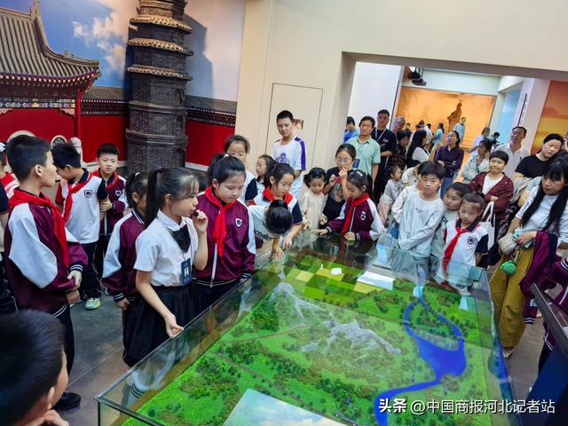 河北隆尧：博物馆迎“双节”参观热潮