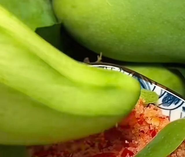 去广西旅游，吃到了广西10大特产，尤其第6种，特别好吃！