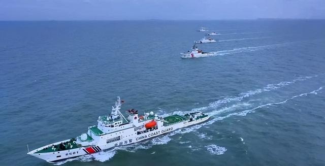 日本右翼彻底疯狂，一亿玉碎口号再次响起，解放军：比80年前更惨