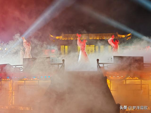 云梦：文化碰撞与音乐狂欢 祥云湾一周年庆典亮点纷呈