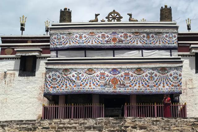 探秘“漠南布达拉宫”五当召,一座寺庙中的高等学府!