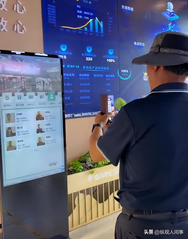 领韩国旅游团参观中国菜市场：试吃乱瞟还不好意思，水果买几十斤