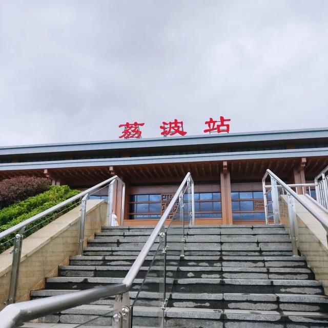 时速350公里！网友：全国最避暑的高铁线！
