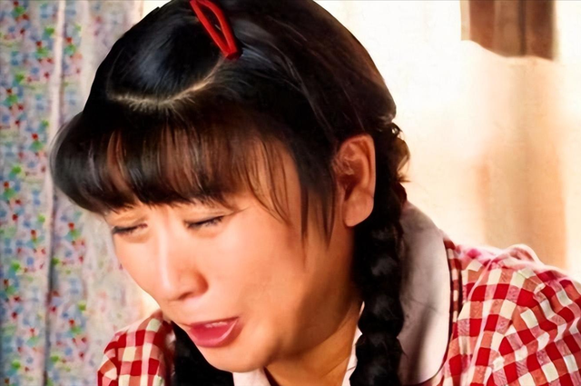 实锤藏不住了！闫学晶被举报偷税上亿后	，更离谱的事来了