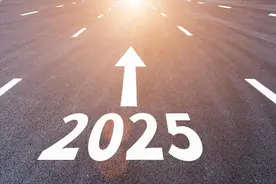 2025年是蛇年，俗语“闰六逢双春，乙巳穿红衣”啥意思？谁穿红？图片