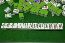 打麻将有时还真的要长个心眼，一不小心你就会被别人套路了图片