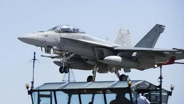 中方发话后，泰国开出停火条件，洪森父子倒向美国，最大输家已定