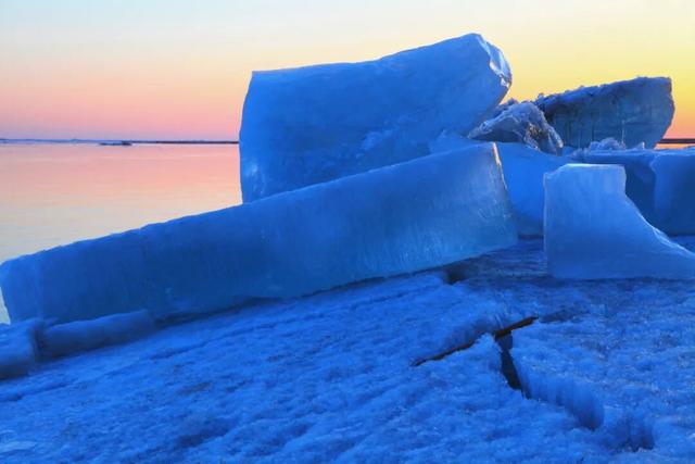 高铁直达！48小时玩转冬日磴口，观流凌、渡·阴山、冲沙漠，欢乐不停歇~~~