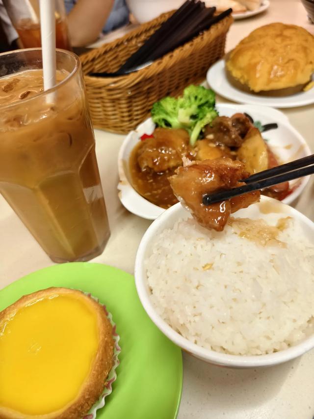 我们与食物的关系，往往反应我们和其他人以及事物的关系…