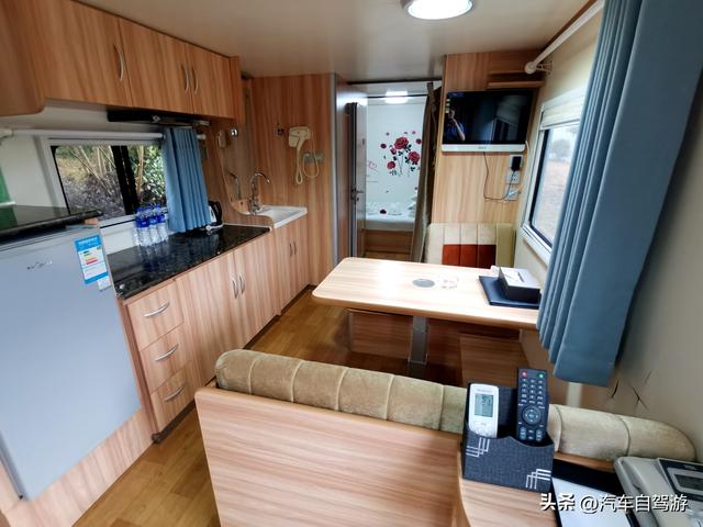 车轮上的家：房车自驾旅行生活全指南