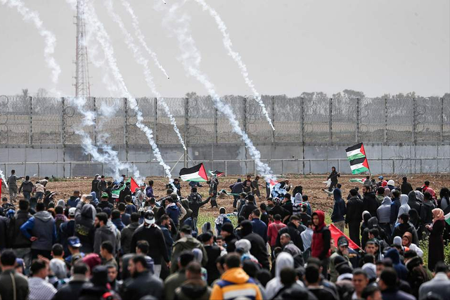 以色列彻底傻眼！巴勒斯坦人绝地反击狂潮，圣诞树点亮万人空巷！