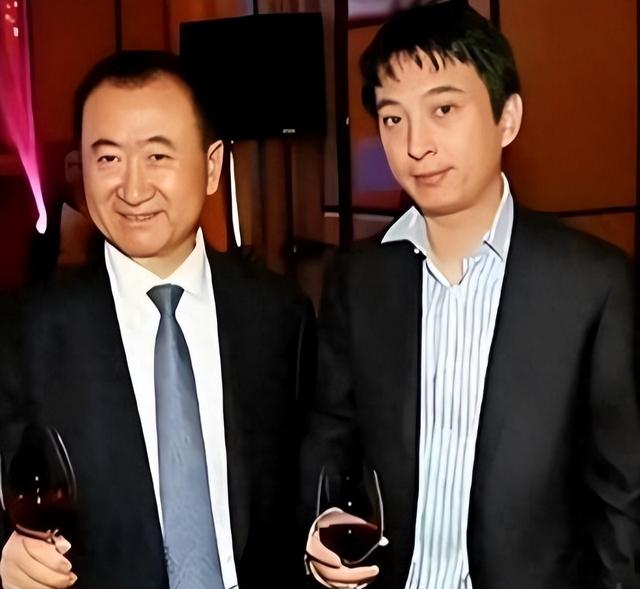 挥霍无度、风流成性，71岁的王健林，惨遭亲儿子王思聪的“反噬”