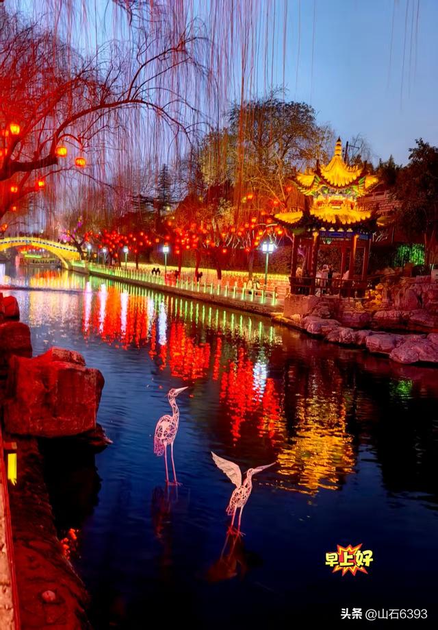 新华社原军事记者陶俊峰泉城美拍——筹备中的迎春花灯