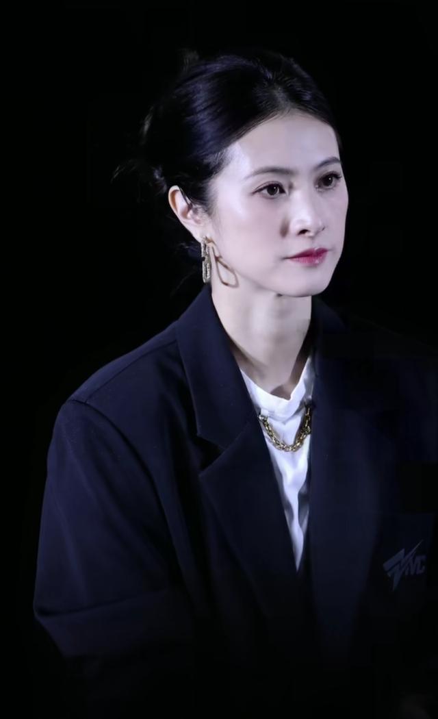 隋俊波确实美人胚子，她这脸很适合电影，颜值天花板是给我一支烟