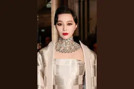 巴黎这一夜：李宇春酷飒，杨紫琼土气，水果姐真空，冰冰造型拉胯图片