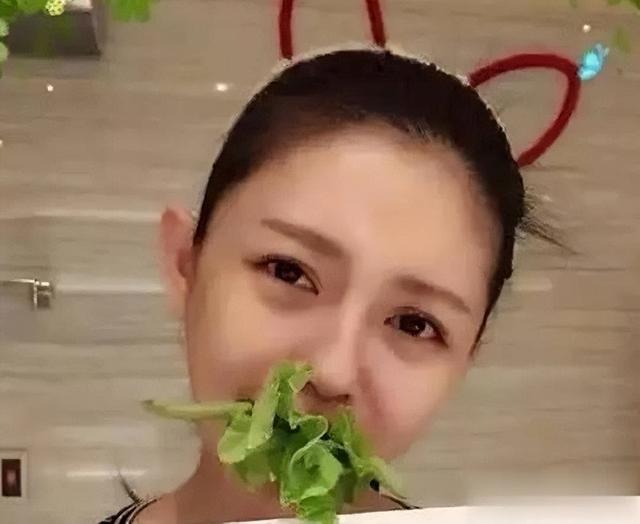 越扒越有！台媒称大S过去十几年一直在吃烂水果，看完一身冷汗